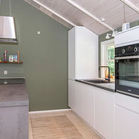 6 Person In Hojslev-by Traum *