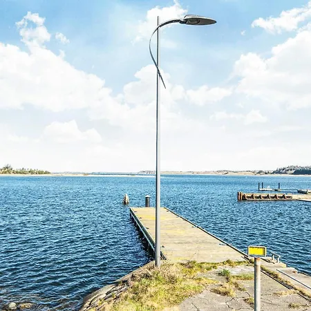 6 Person In Hojslev-by Traum